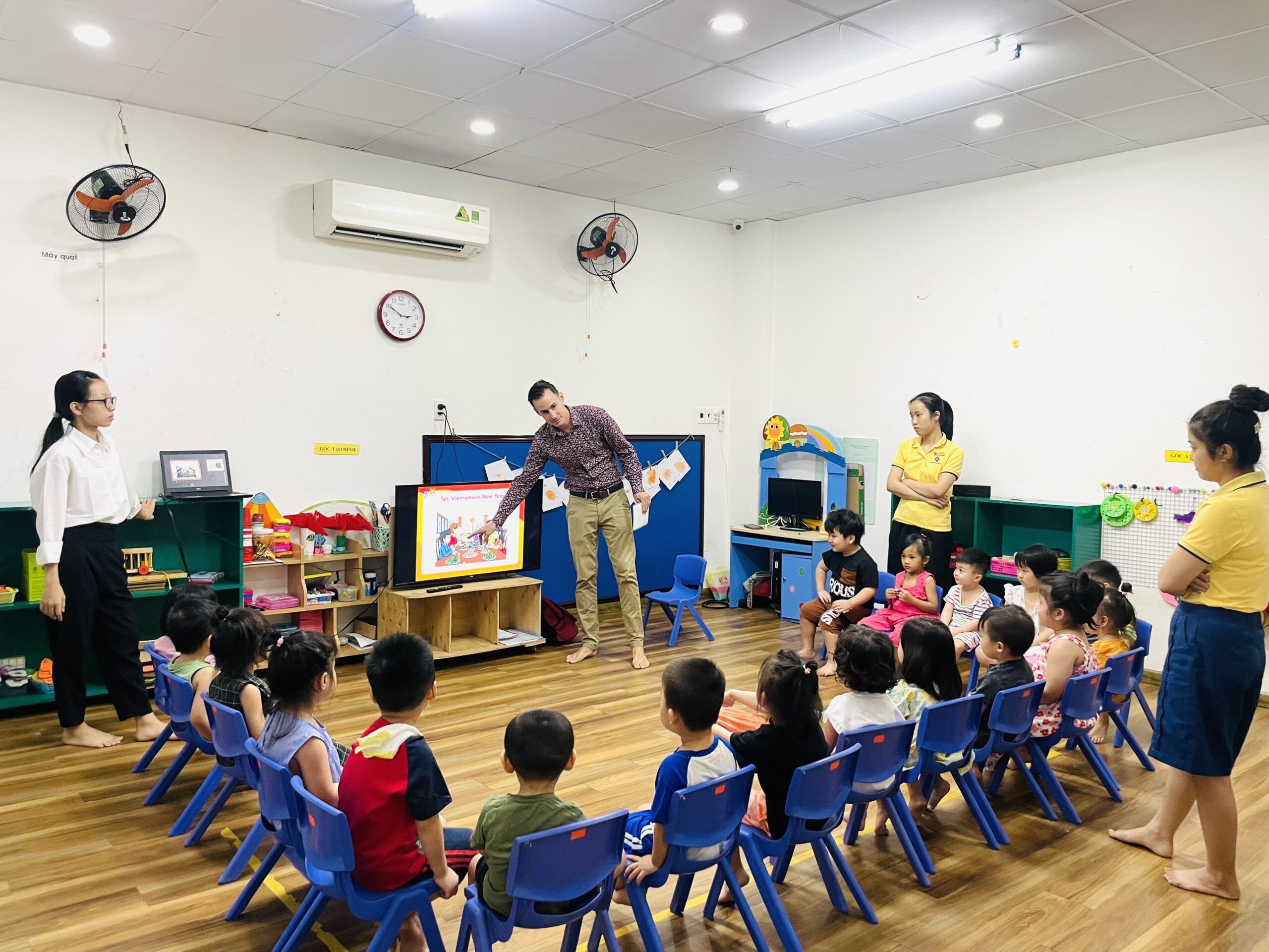 hợp tác giảng dạy tiếng anh tại trường học