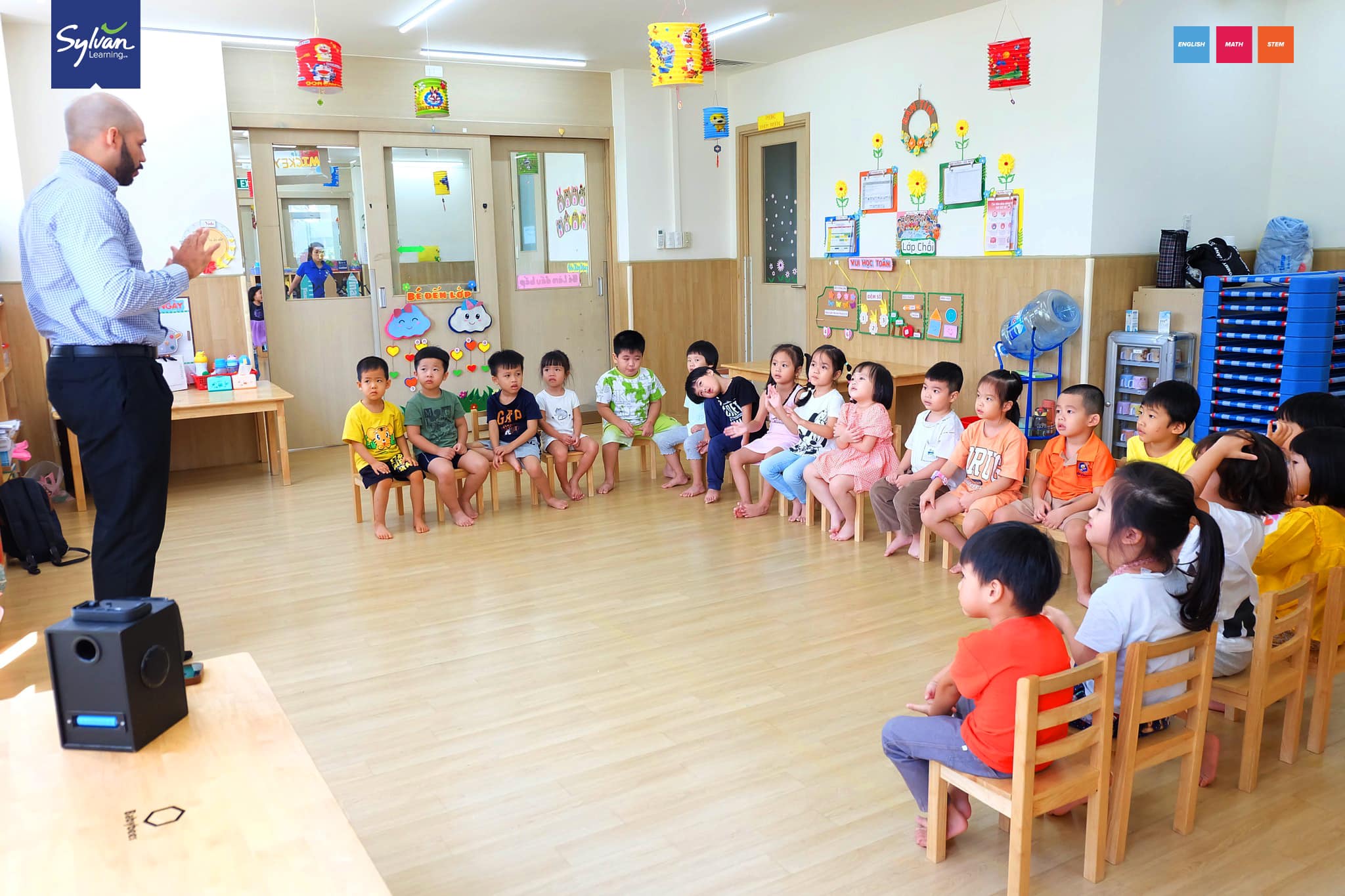 Trẻ học phát âm tiếng Anh chuẩn giúp giao tiếp tốt hơn 