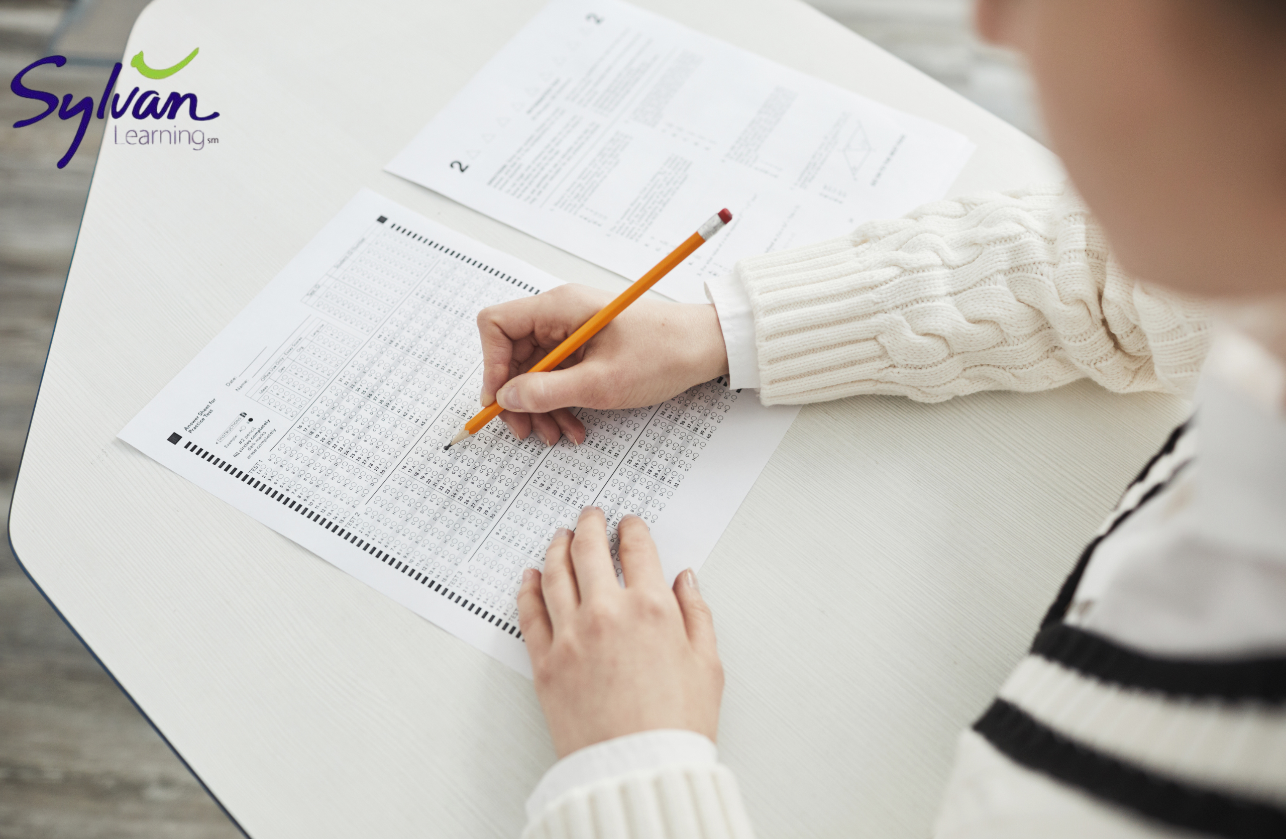 trẻ cấp 2 đi du học nên học IELTS hay Cambridge